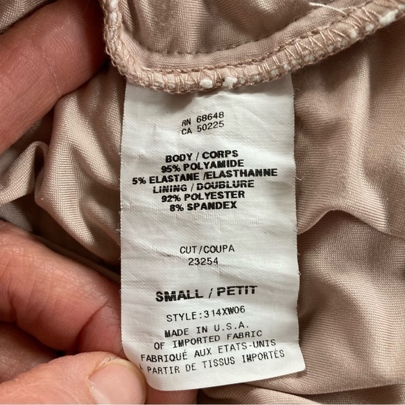 Abs Allen Schwartz cream lace body-con mini dress. Size S - Picture 9 of 9